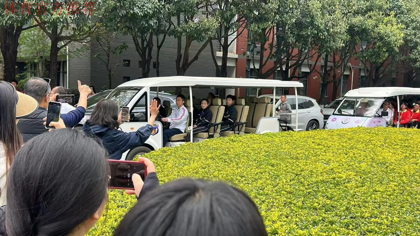 乒乓球奥运冠军走进云南师范大学 乒乓球奥运冠军走进云南师范大学